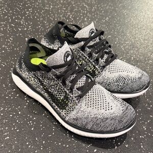 Nike Men's Black, Gray, and Green Athletic Shoes